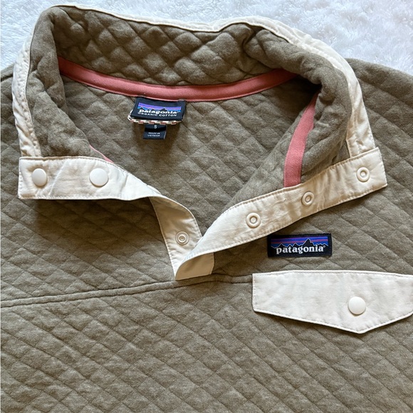 Patagonia Olive Green Quilted Zip-Up Pullover with Cream Trim - Picture 3 of 3
